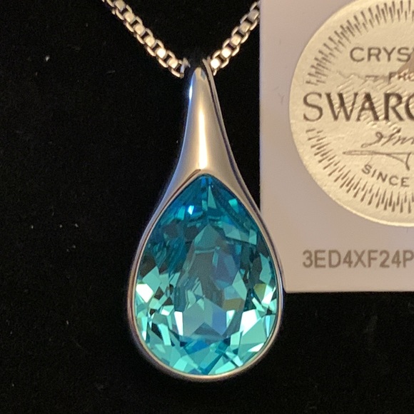 Tear Drop Crystal Necklace - Picture 2 of 3